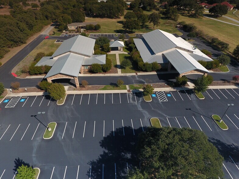 More Photos Of 601 Old Base Rd, Aurora Religious Facility For Sale