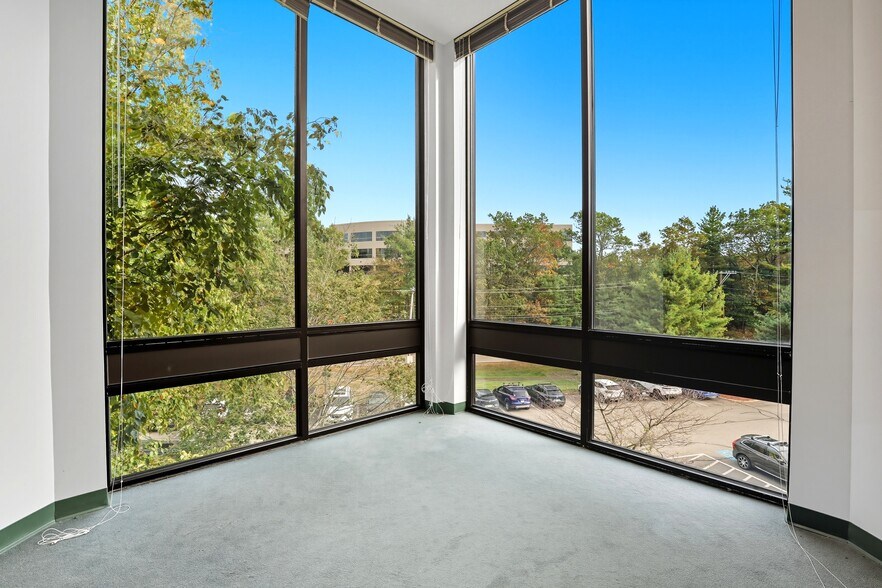 More Photos Of 25 Manchester St, Merrimack Loft Creative Space For Lease