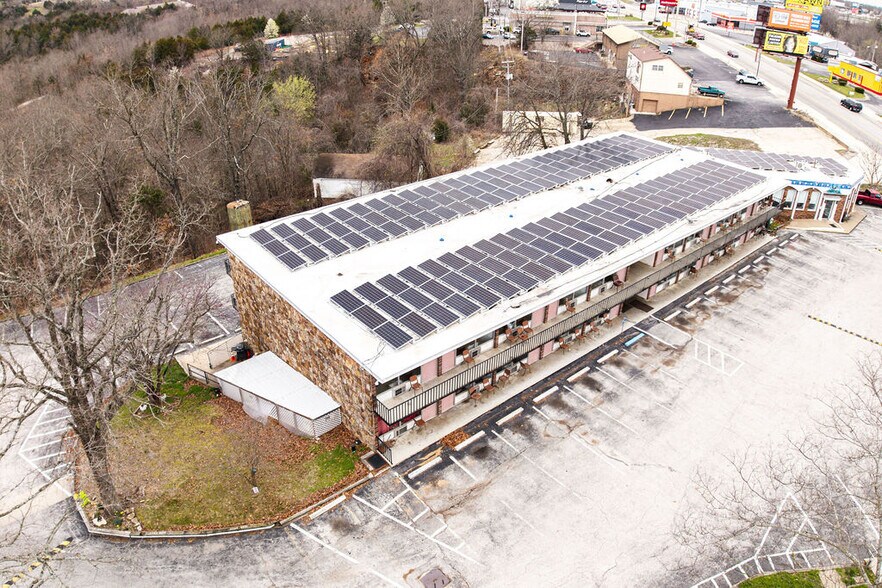 More Photos Of 10770 E State Highway 76, Branson West Hotel For Sale