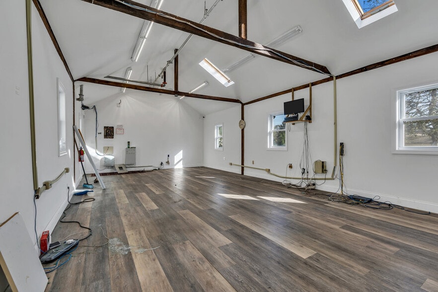 More Photos Of 3209 Atlantic Ave, Allenwood Showroom For Sale