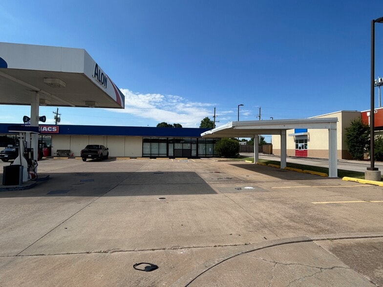 More Photos Of 6302 NW Cache Rd, Lawton Convenience Store For Sale