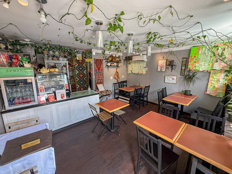 More Photos Of 900 W 36th St, Baltimore Storefront Retail Residential For Sale