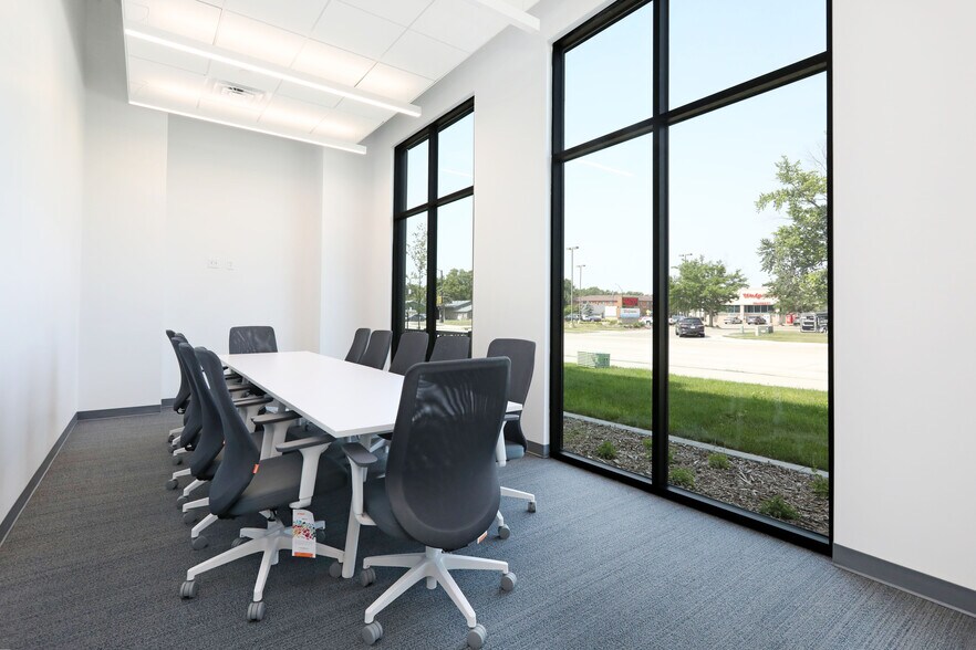 More Photos Of NW 62nd & Merle Hay Rd, Johnston Coworking Space