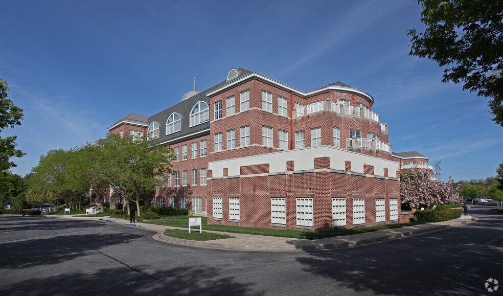 More Photos Of 10753 Falls Rd, Lutherville Office For Sale