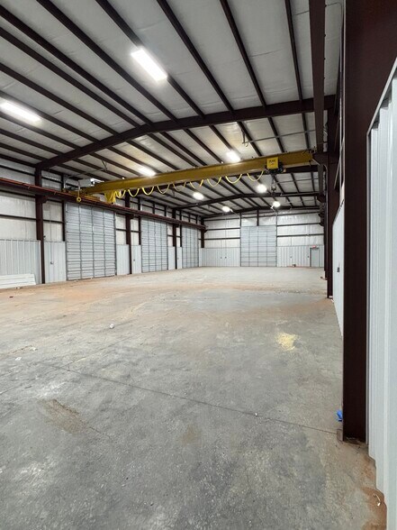 More Photos Of 2408 E County Road 130, Midland Warehouse For Lease