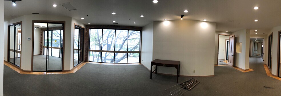 More Photos Of 2107 Livingston St, Oakland Warehouse For Lease