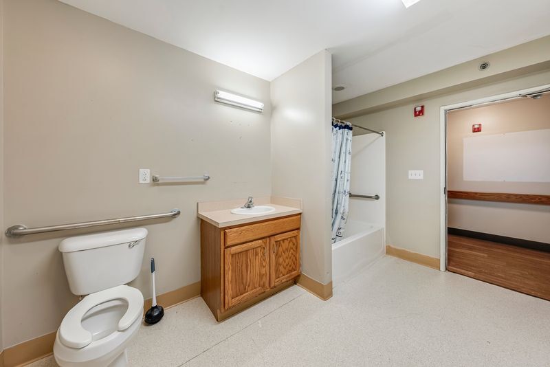 More Photos Of 80 Miller St, Centerburg Congregate Senior Housing For Lease