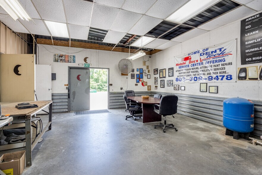 More Photos Of 4431 Augusta Rd, Lexington Light Distribution For Sale