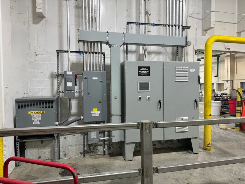 More Photos Of 5441 W 5th St, Jacksonville Warehouse For Sale