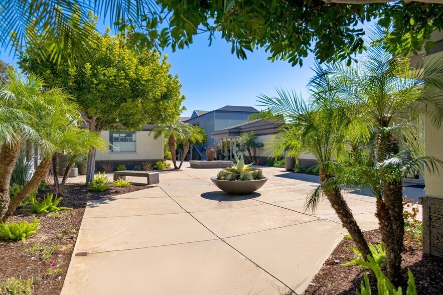 More Photos Of 3998 Vista Way, Oceanside Medical For Lease
