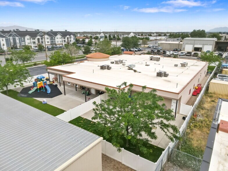 More Photos Of 754 N Redwood Rd, North Salt Lake Specialty For Sale