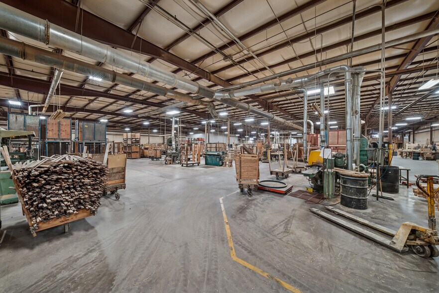 More Photos Of 1 Lakeland Pl, Edmore Manufacturing For Sale
