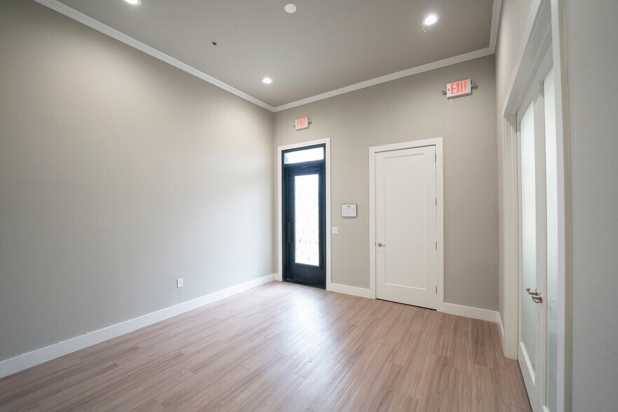 More Photos Of 1400 N Coit Rd, McKinney Unknown For Lease