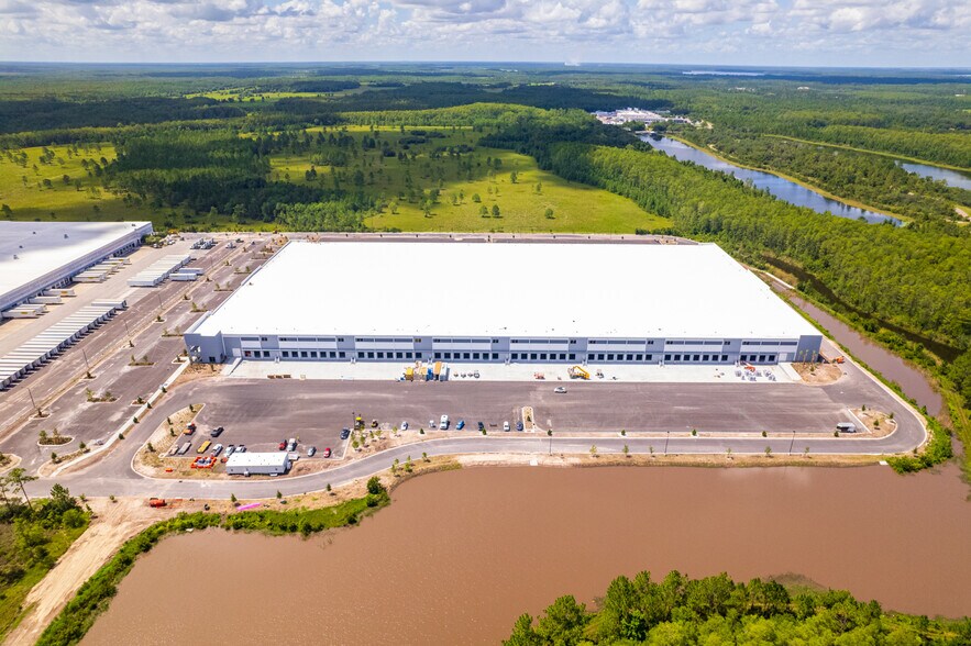 More Photos Of 8660 Transport Dr, Orlando Warehouse For Lease