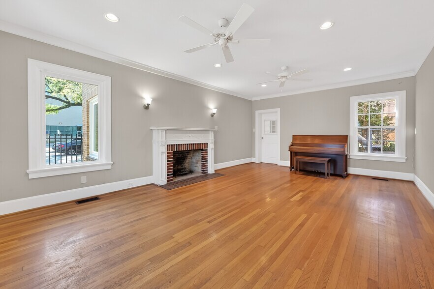 More Photos Of 3410 Austin St, Houston Office Residential For Lease