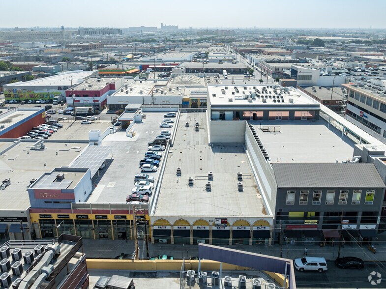 More Photos Of 948 Crocker St, Los Angeles Storefront Retail Office For Lease