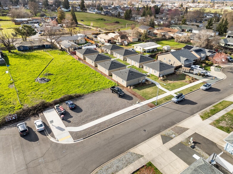 More Photos Of 634 Colinwood ct, Medford Apartments For Sale