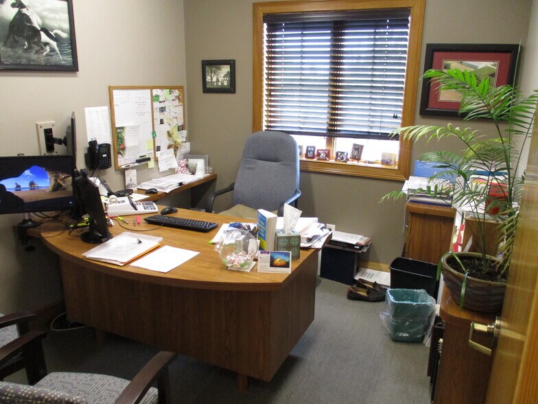 More Photos Of 660 Patrick Pl, Brownsburg Office For Sale