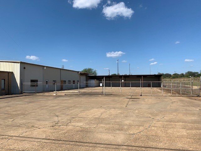 More Photos Of 406-408 Ambassador row, Longview Light Distribution For Lease