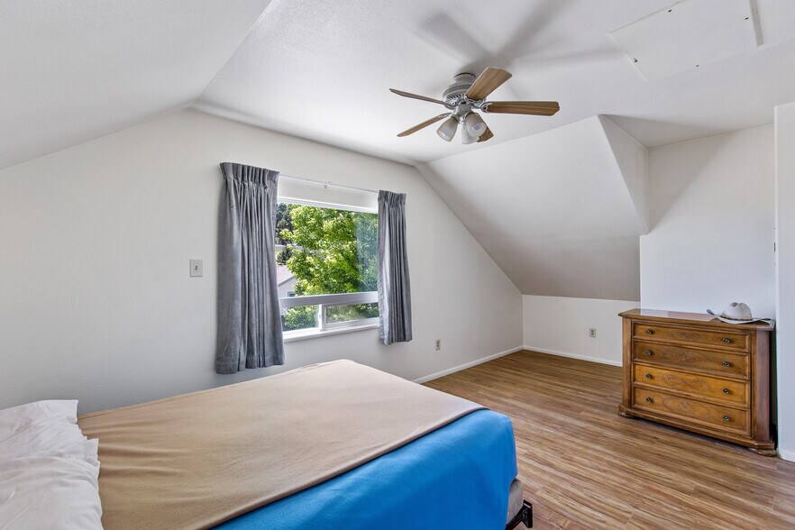 More Photos Of 2010 E Route 66, Flagstaff Apartments For Sale