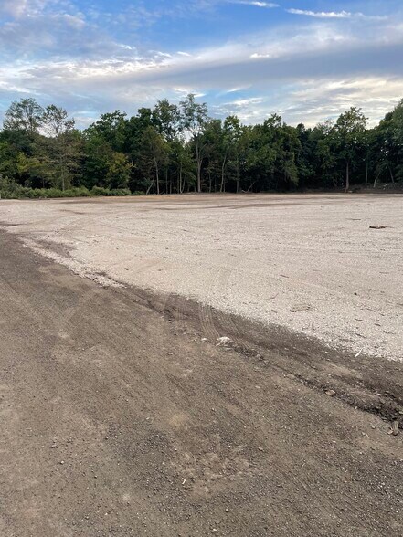 More Photos Of 113-114 Whitehead Ave, South River Land For Lease