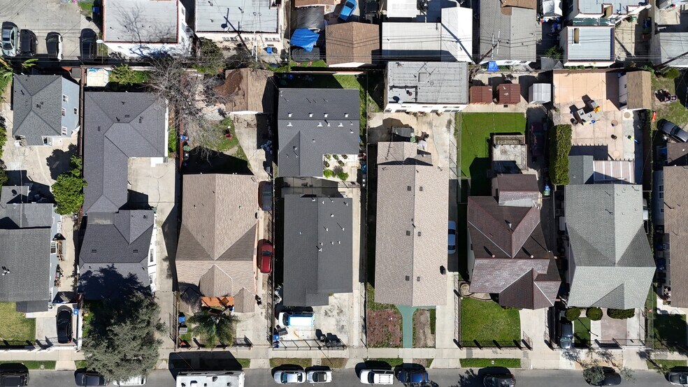 More Photos Of 1049 W 61st St, Los Angeles Apartments For Sale