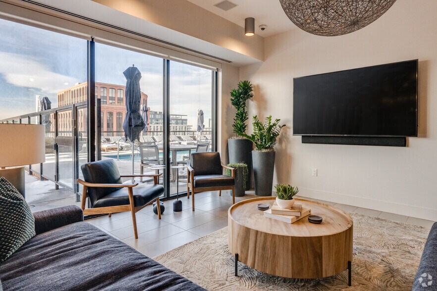 More Photos Of 1840 Market St, Denver Apartments For Lease