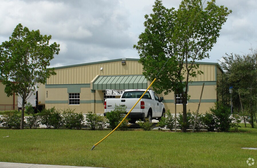 More Photos Of 5650 ZIP Dr, Fort Myers Warehouse For Lease