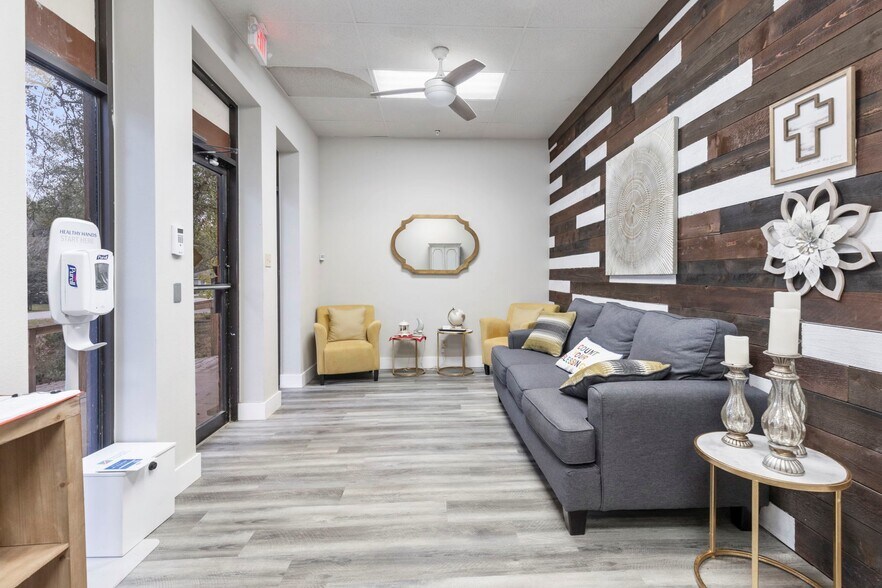 More Photos Of 1102 Callahan Ave, Conroe Office For Sale