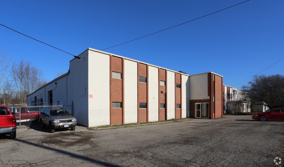 More Photos Of 845 Harrisburg Pike, Columbus Warehouse For Lease