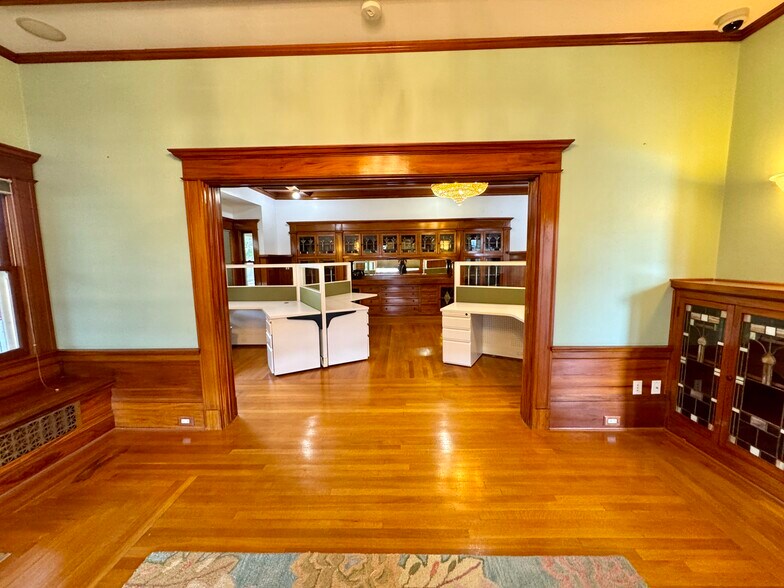 More Photos Of 807 N Van Ness Ave, Fresno Office Residential For Sale