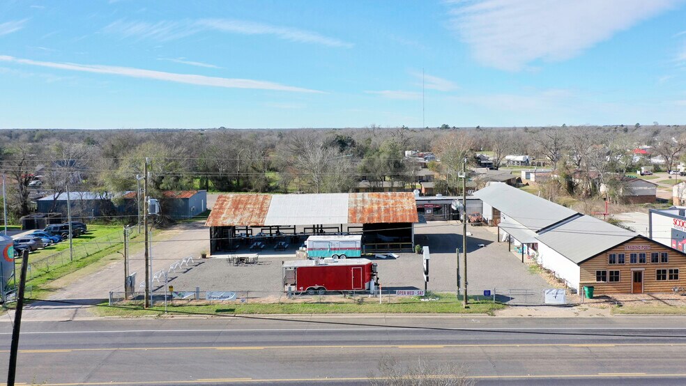 More Photos Of 710 S May St, Madisonville General Retail For Sale