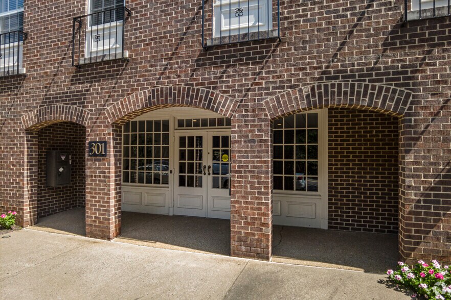 More Photos Of 301 N Fairfax St, Alexandria Office For Sale