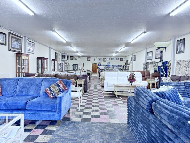 More Photos Of 213 S Rail St W, Shoshone Storefront For Sale