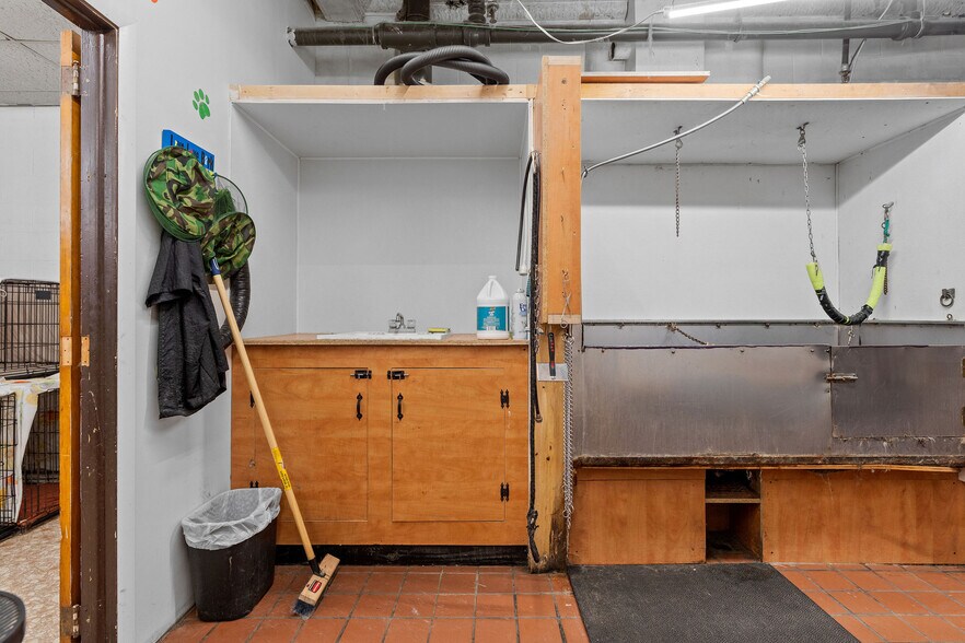 More Photos Of 109-111 Green St, Herkimer Office For Sale