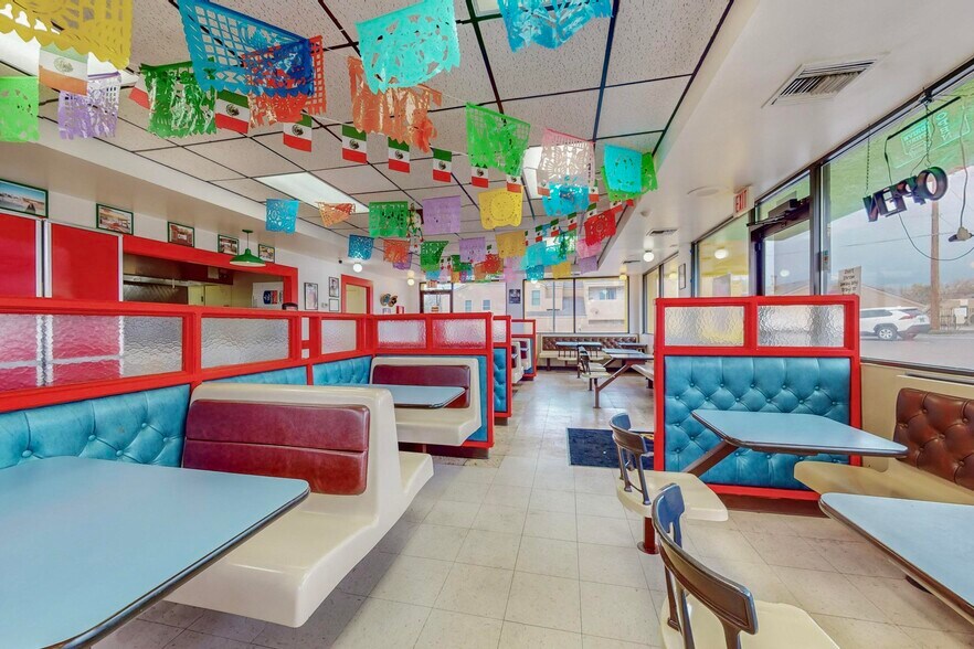 More Photos Of 2130-2301 Chelwood Park Blvd NE, Albuquerque Fast Food For Lease