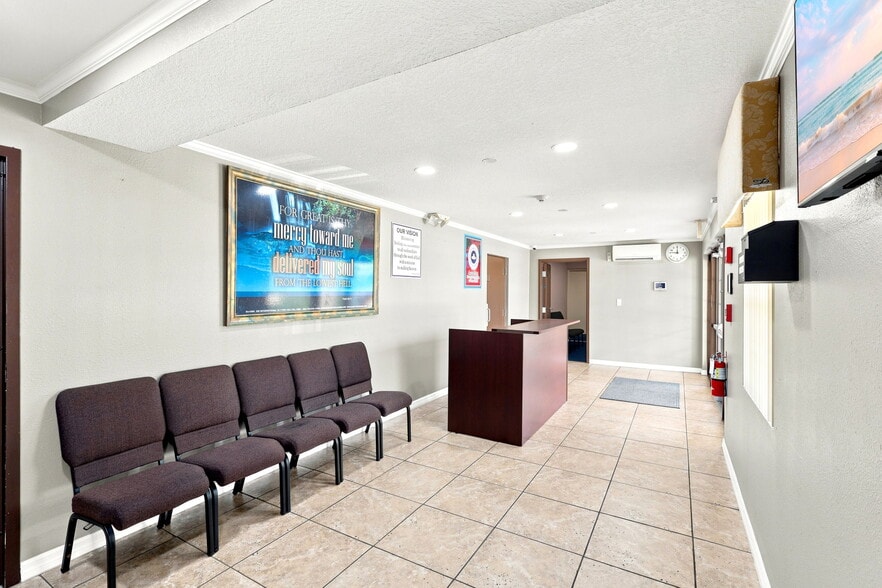 More Photos Of 3075 N Goldenrod Rd, Winter Park Religious Facility For Sale