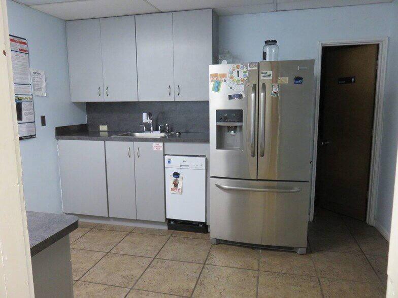 More Photos Of 640 N Peninsula Dr, Daytona Beach Office For Sale