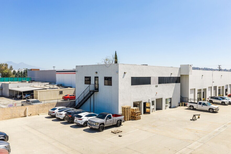 More Photos Of 127-129 S 8th Ave, La Puente Warehouse For Sale