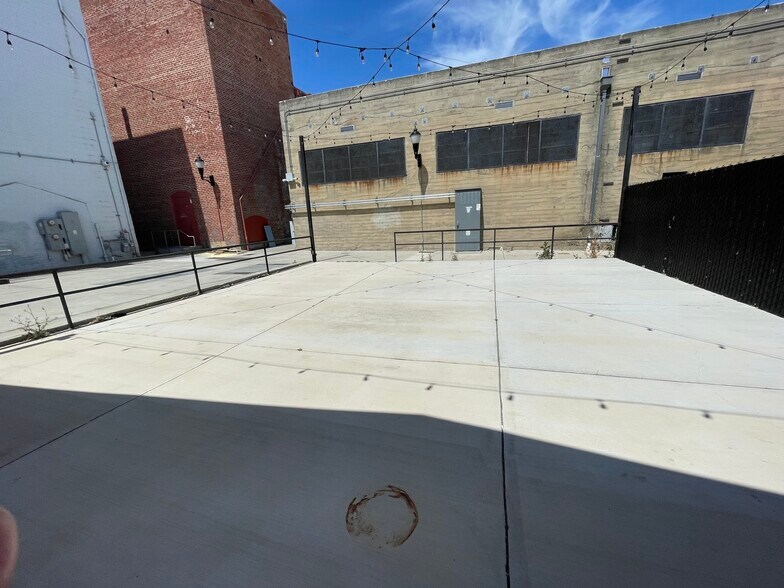 More Photos Of 340 Cumberland St, Pittsburg Office For Sale