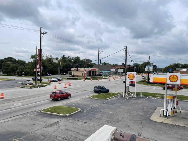 More Photos Of 1402-1408 W 55th St, Countryside Storefront For Lease