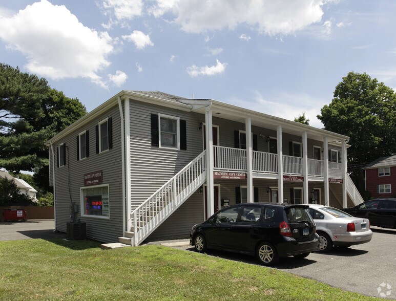 More Photos Of 30 Ferry Blvd, Stratford Office For Lease