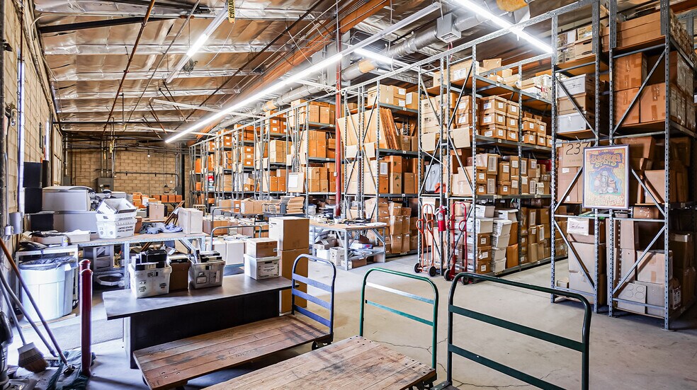 More Photos Of 10717 Vanowen St, North Hollywood Flex For Sale