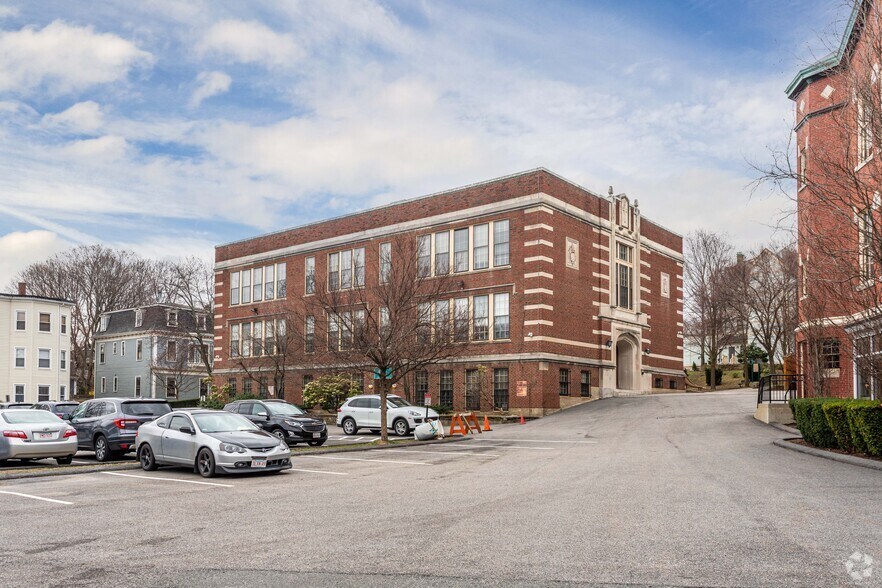 Primary Photo Of 16 Hurd Rd, Brookline Office Residential For Lease