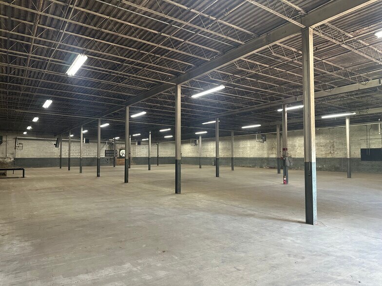 More Photos Of 720 E Main St, Lavonia Distribution For Lease
