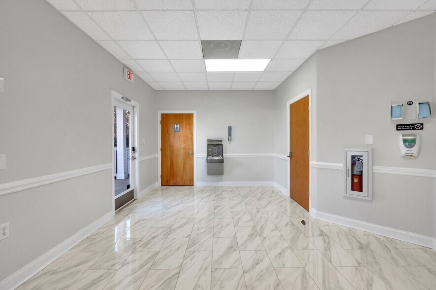 More Photos Of 20808 N Main St, Cornelius Medical For Lease