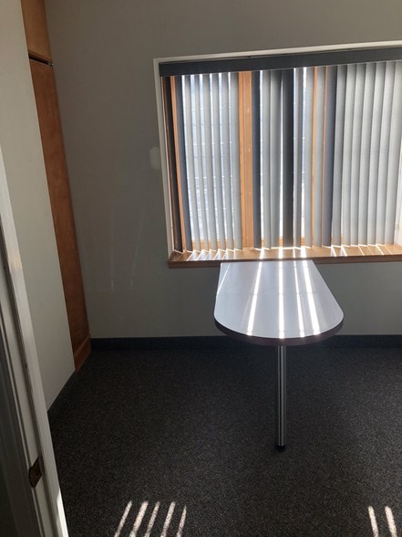 More Photos Of 37601-37649 Pembroke Ave, Livonia Office For Lease