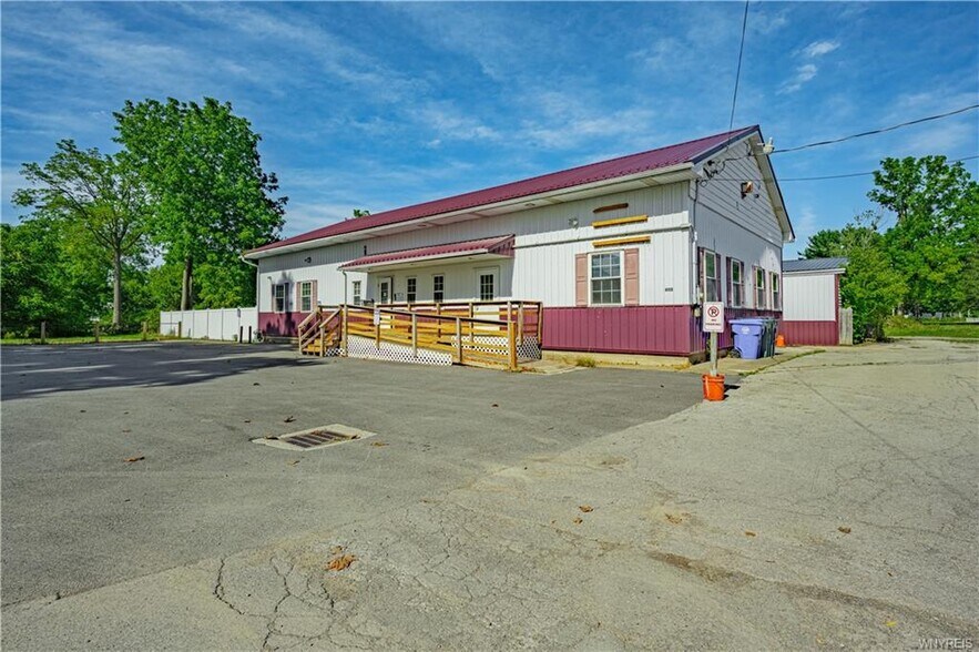 More Photos Of 6115 1st St, Newfane Office For Sale