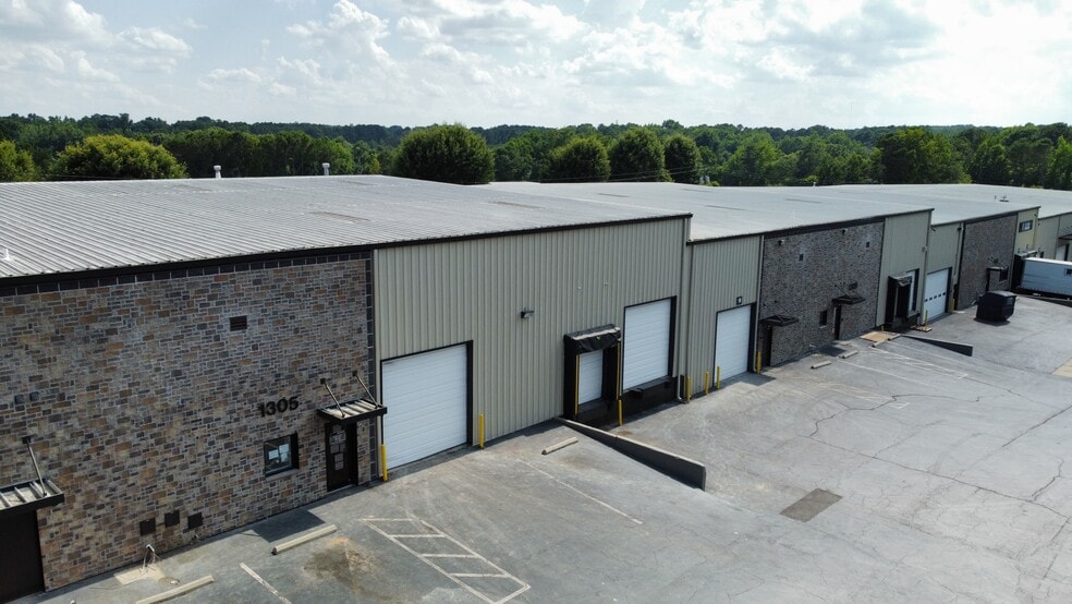 Primary Photo Of 1301-1317 Transport Dr, Raleigh Warehouse For Lease