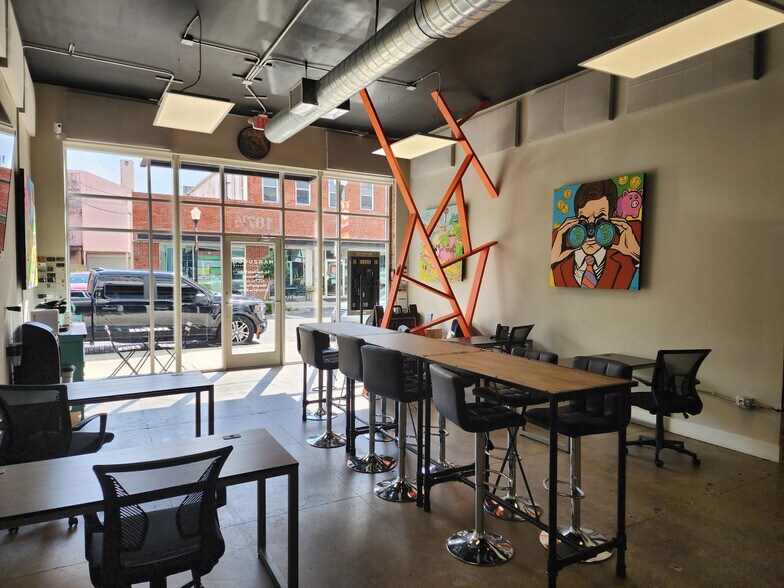 More Photos Of 105-115 S Evers St, Plant City Storefront For Lease